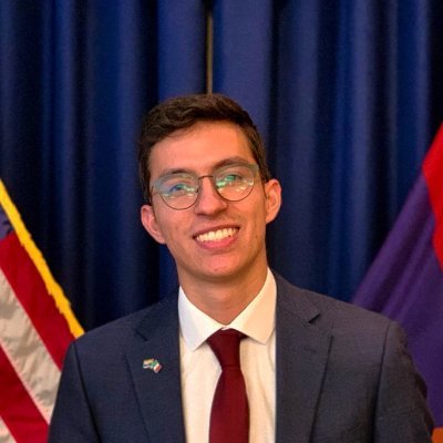 Arizonan 🌵| 🇺🇸 🇲🇽 | @tuftsuniversity alum | Board VP @AStepStoneAZ | RT ≠ endorsement