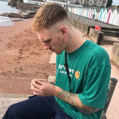 JaythatV's profile picture. 22 
I Vape hbu