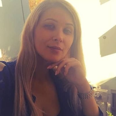 moi j'aime la lecture ,la musique, la danse, le net, le sport, les animaux, le cinéma, les ballades, les voyages, les restaurants entre amis, l'amour, la famil