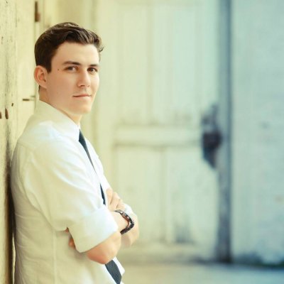 CEO of @veorgaming
Dance Teacher | Choreograph | Actor | Traveller | eSports Enthusiast | Creative brainstormer
