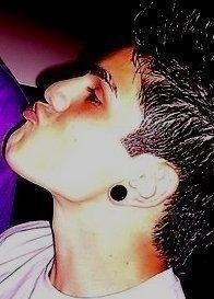 Sou quem sou ! *--* 
Modelo , colirio oficial da @YesColirios , e da @capricho