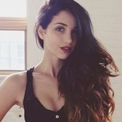 SheAlsoReads's profile picture. 『 ᴛᴇᴀᴄʜᴇʀ ﹢ ʙʟᴏɢɢᴇʀ ┊ ᴀ ᴄᴏʟʟᴇɢᴇ sᴛᴜᴅᴇɴᴛ 』 ↣ ❝𝖠 𝗯𝗼𝗼𝗸 𝗂𝗌 𝖺 𝗱𝗿𝗲𝗮𝗺 𝗒𝗈𝗎 𝗁𝗈𝗅𝖽 𝗐𝗂𝗍𝗁 𝗒𝗈𝗎𝗋 𝗁𝖺𝗇𝖽𝗌.❞