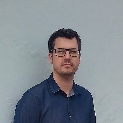 vozencursiva's profile picture. Ingeniero informático. Docente. Estudiante de psicología y matemáticas. Doctorando en filosofía. Autor de la novela #Nuncaesinvisible