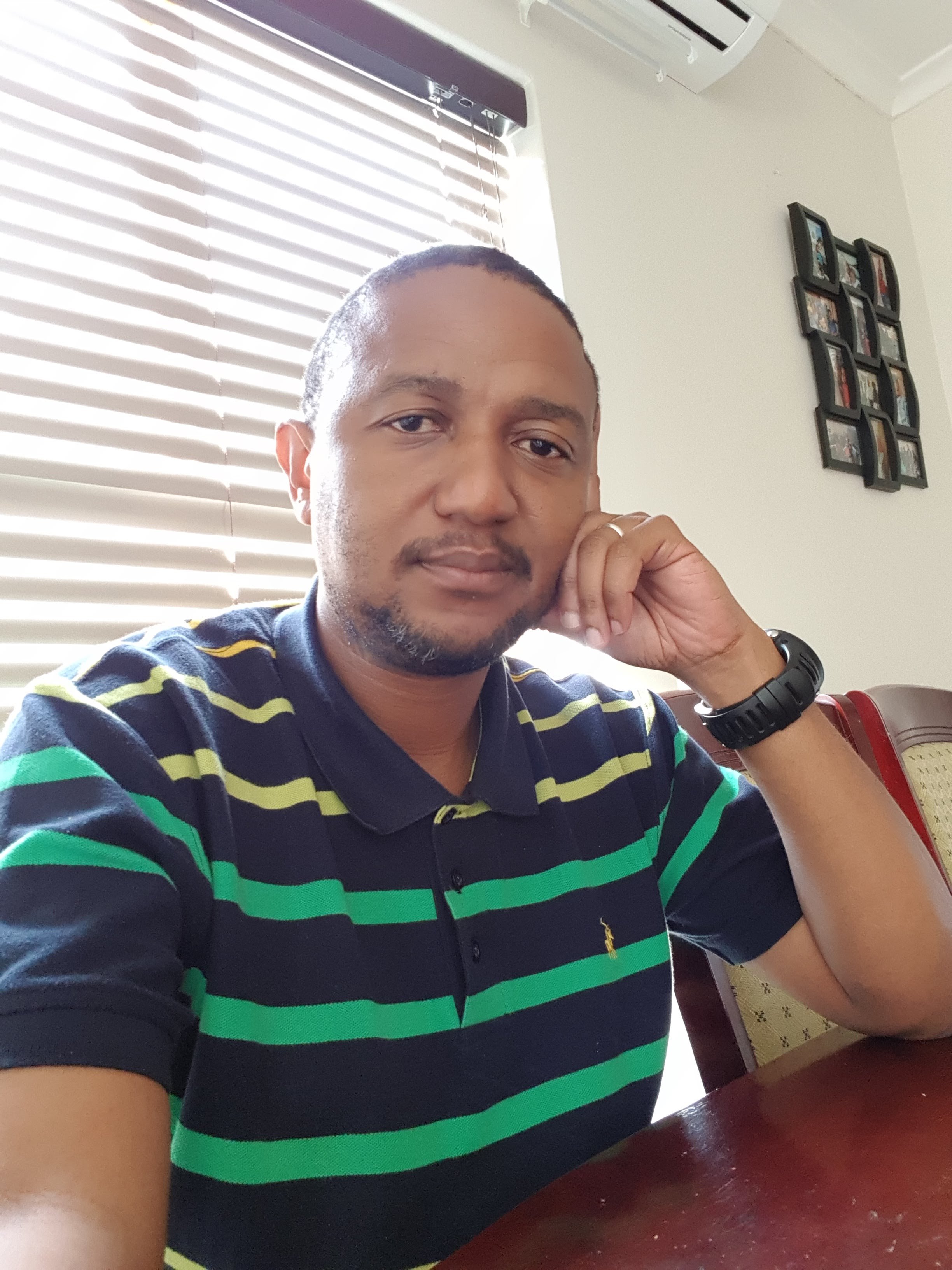 2LanyM's profile picture. Wolf 🐺 Writer ✍🏾 Runner 🏃🏾‍♂️ Cyclist 🚴🏾‍♂️