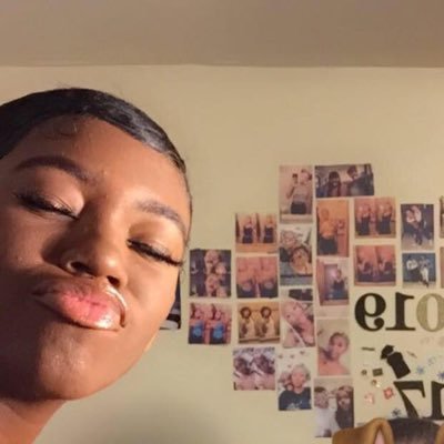 SC: Skittles_Baybbe 👻~Good Vibes🥵 Hair Stylist 💆🏽‍♀️💗 singer✍🏽🎤 #CashFlow💰💰💰 #Married💍💍