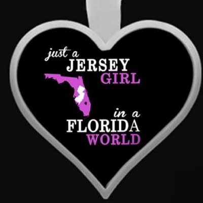 A Jersey girl in a Florida world.
Follower of Cats and Dogs.
A fan of the Paranormal. 👻👽
Victoria's Secret PINK Agent
