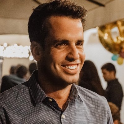 Como arquitecto proyectos y reformas en Tecforma Estudio , Como empresario Gestión de Bravia, Tendedero de Catalina, La Catalina y alquiler vacacional.