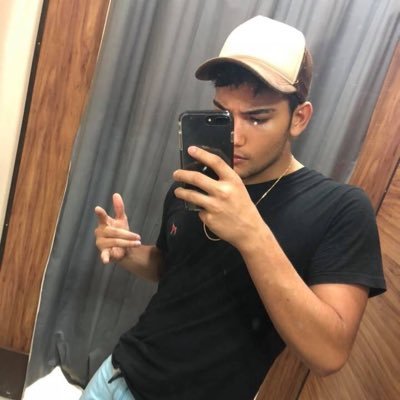 LeoCost08593666's profile picture. 