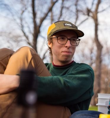 Outgoing programmer that like sharing and exchange new tips and one-liners. 🚵♂️🇨🇦🌿