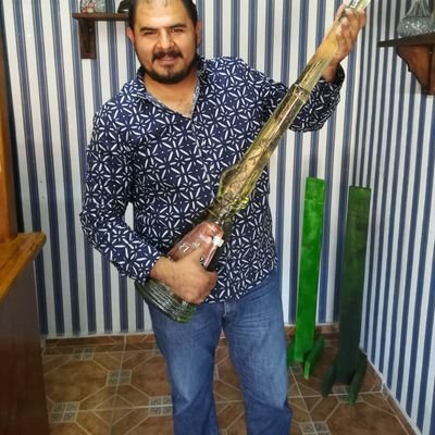 jjarteq's profile picture. Ingería. Mecánica, pasión por matemáticas