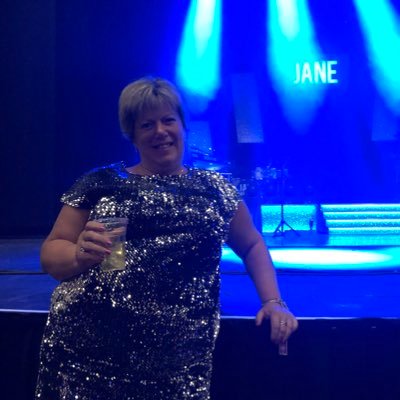 female and single xx top Jane McDonald fan xx I love 💕 seeing and listening to jane live xxxxx