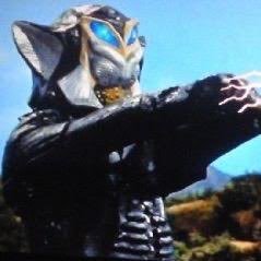 メフィラス星人だ。 これから定期的にギフトカードを中心にプレゼント企画を実施していく❗️ ♦️現在の企画は固定ツイ―トを見てくれ♦️