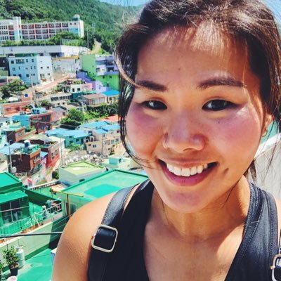 beckyburris_'s profile picture. korean • designer • boxer