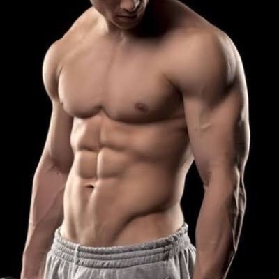 kintoreTrainer9's profile picture. 🔥週6勤務の超多忙の中でも、たった45日でジムも通わず［誰もが憧れる完璧な6パックの身体］を作り【モテちらしたマル秘筋トレ法】をブログで全て公開してます。|大阪|腹筋トレーナー|25歳| 元ぽっちゃり|筋トレ個別指導| 45日で割れてモテる腹筋の作り方