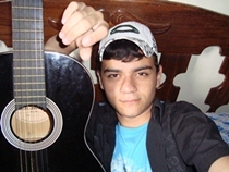 O que eu quero é poder viver feliz sem pensar em ti pelo menos um minuto de minha miserável vida.