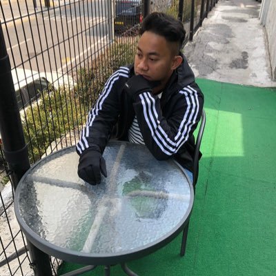 Ppl see me smile but in reality i’m always sad .
