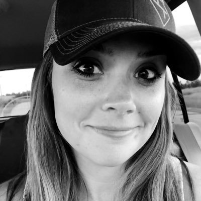 Mom of 2- farmwife- lover of cows, 90s country, sunsets, fishing and kayaks! Agvocate Snap: hotmessfarms🌽https://t.co/lo8j2Tnyau