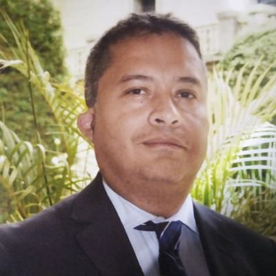 Abogado (ULA)
Ingeniero Mecánico (UCV).
Asesor en Patentes.