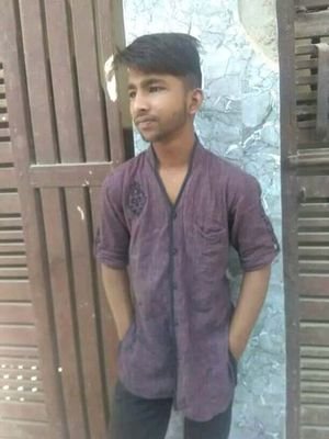 मत कर किसी से #प्यार 😘 इतना, कि रोने 😭 पर #_मजबूर# 😎हो जाओ…
अरे #Attitude 😎 दिखाओ इतना, 😚वो तो वो उसकी #सहेली_भी,
#घुटने# पर #बैठकर_propose🙏## मारने को मज