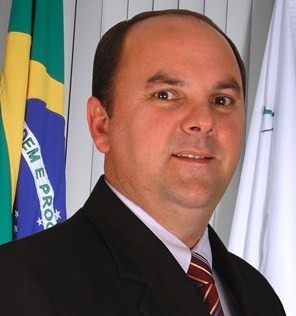 Agrônomo/Mestrado/Prof. Doctum Guarapari. http://t.co/xqtOr7d8Ti