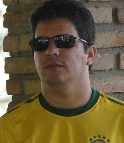 Profissional da área de Tecnologia e Marketing
Professor Mestre e Consultor
Criador de Conteúdo Digital
Cristão protestante