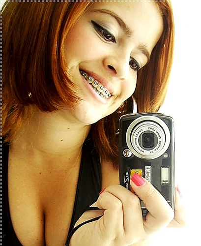 Uma menina Sonhadora que curte cada momento da vida como se não existisse o Amanhã !;**