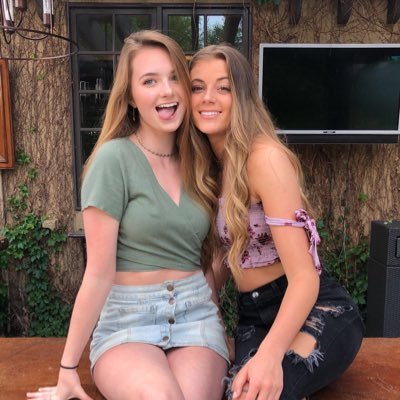 kayla_917's profile picture. naperville central