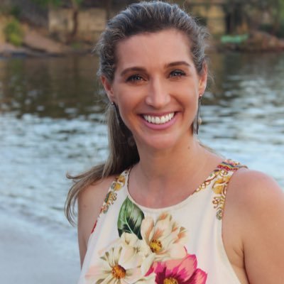 🇮🇹🇧🇷 Ciao! woman, girl, 37, Italian, Brazilian, runner, swimmer, advertising, webseries, series TV, movies. Love: friends, GOOD TALK!