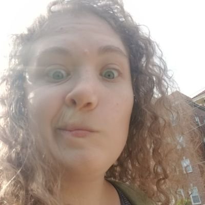 VansantLainie's profile picture. 