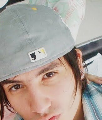 Mais um FC para o @radicalroots Todos que acham que o Bruno éh um gatinho dlç! uuiih dá follow akiie! Bruninho carinha que seduz! uuih!
Desde: 17/11/2010