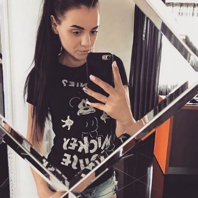 SandraCamillia's profile picture. ♥♥♥♥♥
  ♥♥♥
     ♥
