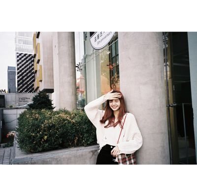 heartbreak__me's profile picture. an introvert girl 🕊️
who obviously is one of the 'socially awkward' human that will say everything on her private socmed. so, kindly don't follow 🥀