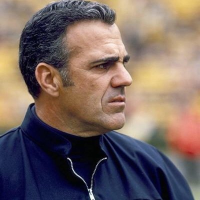 Notre Dame head football coach from '64-'74. 2-time National Champion in '66 & '73.