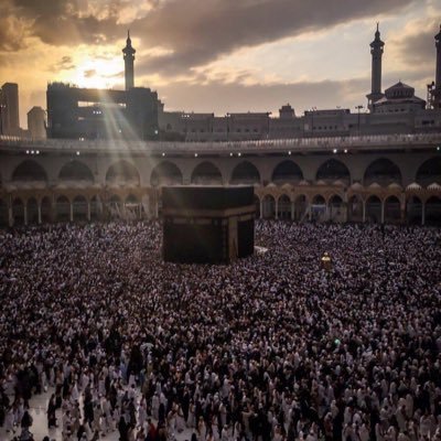 ‏اللهم سخّر لي من يدعو لي بعد موتي دون ملل ويعمل لي دون كسل اللهم ارزقني بمن يستيقظ بالليل ليدعوك بأن تغفر لي ذنوبي ما ظهر منها وما بطن❤️