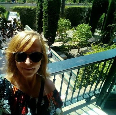 Jayjayjayne5's profile picture. Lover of sunshine, good music, and rum.