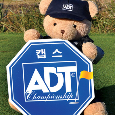 전세계 890만의 안전을 지키고 있는 World No.1 Security Brand!
ADT캡스가 주최하는 KLPGA투어 시즌 최종전 'ADT캡스 챔피언십 2011'이 11월 18일부터 20일까지 롯데 스카이힐 제주 컨트리클럽에서 열립니다. 골프팬 여러분의 많은 관심 부탁 드립니다!