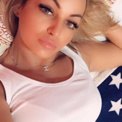 Rachell12347544's profile picture. 