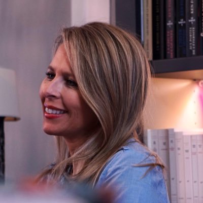 CarollWeidich's profile picture. Fondatrice et directrice de l'association @MotsMerveilles.