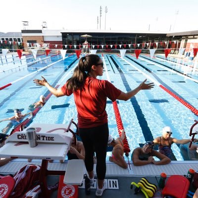 🚺 she/her 🦉💙💚 Warren Wilson Head Swim Coach 🗝 Biomechanics/Technique Specialist 🦸🏻♀️ Working mama w/ 2 littles 📚 Rampant book nerd