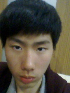 18 / 男 / 서울 / B형/ 스포츠 / 음악 / 영화 / `-`