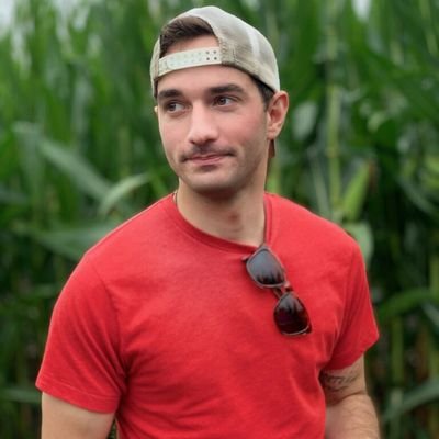 matty_rian's profile picture. desperately close to finishing a chapstick tube