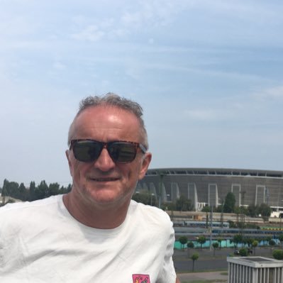 online marketing | design & techniek | hardlopen | iPhone | (zaal)voetbal | Ajax | Trotse vader van Mandy en Quinty