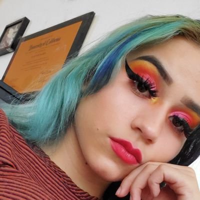 I'm Perfectly Bee an aspiring youtuber that does Make-up tutorials :)
https://t.co/jNUcJop0We?…