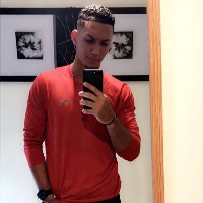 adrianbeef's profile picture. 100% dominicanO,soy humilde hablo ingles & español.
