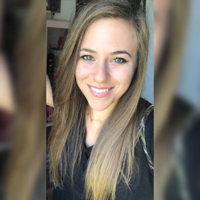 DfdElena's profile picture. IT Executive Search Consultant