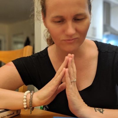 desireevzg's profile picture. • 𝘸𝘦 𝘢𝘭𝘭 𝘥𝘦𝘴𝘦𝘳𝘷𝘦 𝘱𝘶𝘳𝘦𝘭𝘰𝘷𝘦 • 𝘵𝘶𝘳𝘬𝘦𝘺𝘴 𝘢𝘳𝘦 𝘮𝘢𝘨𝘪𝘤𝘢𝘭 • 𝘤𝘩𝘦𝘤𝘬 𝘰𝘶𝘵 𝘮𝘺 𝘸𝘦𝘣𝘴𝘪𝘵𝘦!