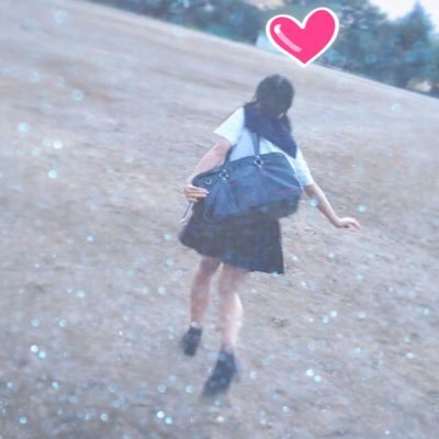 ゆな(20)です。専門学校で忙しくてバイトできないので下着うりたいと思いはじめました🙇🏻‍♀️買ってくださる方DMください！よろしくお願いします💕