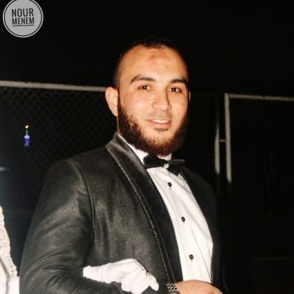 مسلم يحب الله ورسوله ،ويحب من يحبهم ويبغض من يبغضهم .