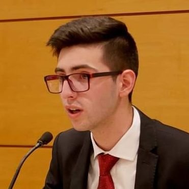 Estudiante de Derecho Universidad de Chile @derechouchile. Estudiante de intercambio en @uc3m, año 2019 y de la @Univgirona, año 2021.