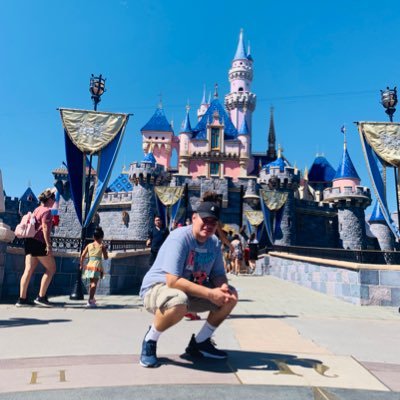 delamora67_'s profile picture. #FootballGuy